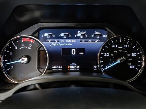 Used 2022 Ford F450 Platinum w/ FX4 Off-Road Package AWD/4WD image 18