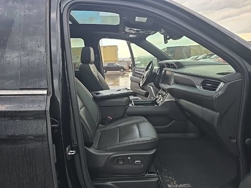 Used 2023 GMC Yukon XL Denali AWD/4WD image 21