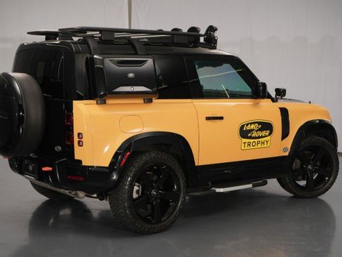Used 2023 Land Rover Defender 90 X-Dynamic SE AWD/4WD image 18