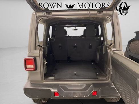 Used 2021 Jeep Wrangler Unlimited Sahara w/ Uconnect 4C Nav & Sound Group AWD/4WD image 27