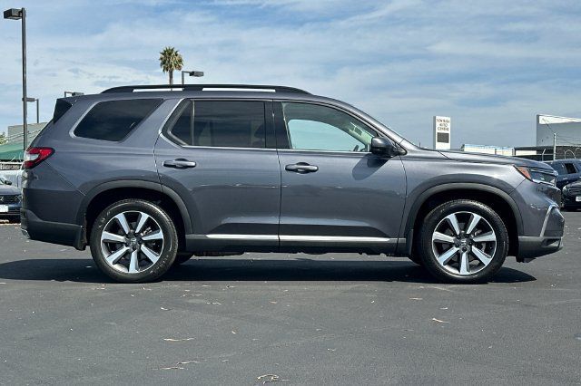 Certified 2025 Honda Pilot Elite image 3