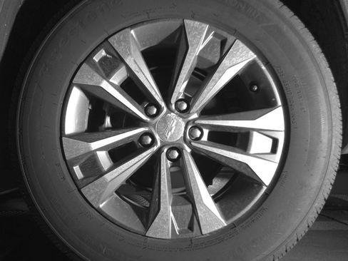 Used 2025 Chevrolet Equinox LT image 14