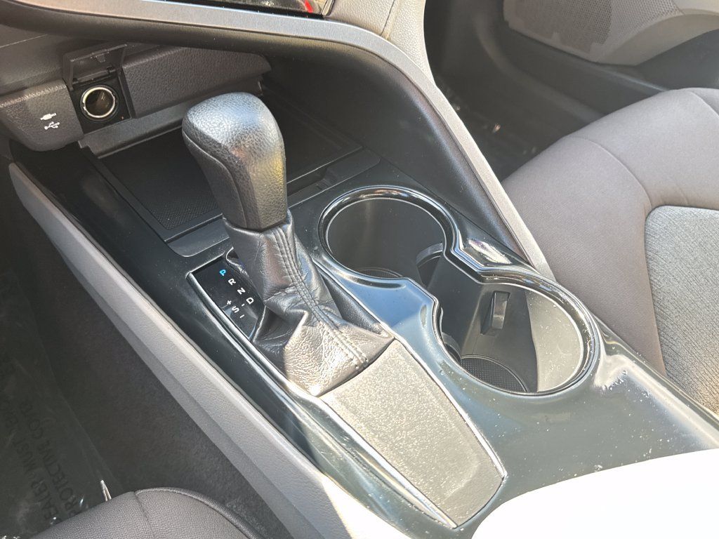 Used 2019 Toyota Camry LE FWD image 26