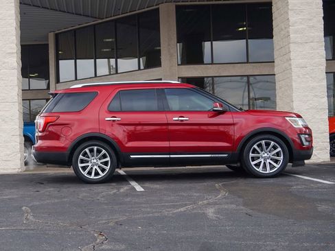 Used 2017 Ford Explorer Limited image 2