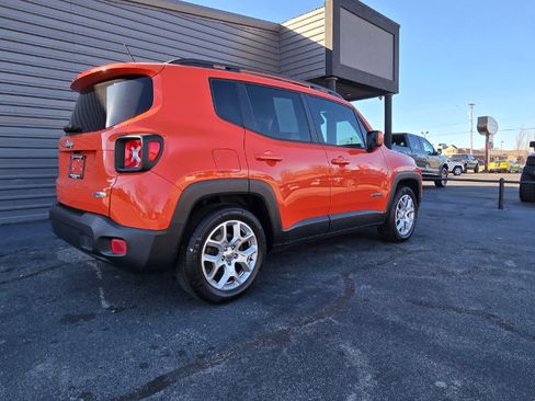 Used 2016 Jeep Renegade Latitude image 4