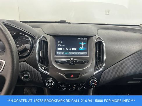 Used 2018 Chevrolet Cruze LT w/ Convenience Package FWD image 16