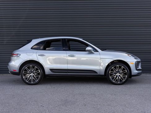 Used 2026 Porsche Macan AWD/4WD image 8
