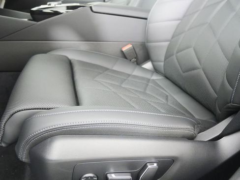New 2026 BMW 530i w/ Premium Package RWD image 9