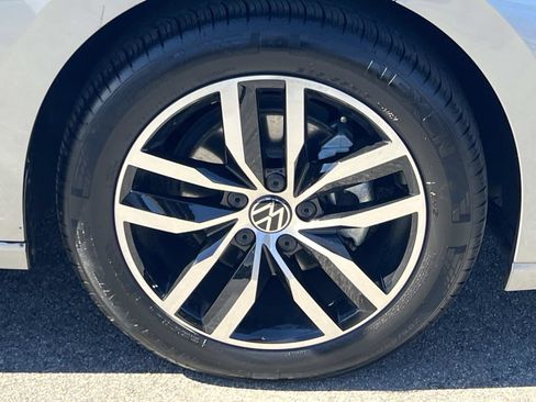 Certified 2025 Volkswagen Jetta SE image 26