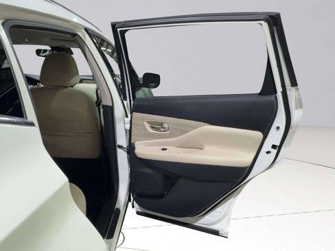 Used 2020 Nissan Murano SV image 74