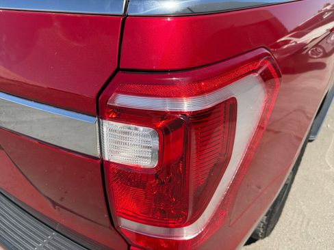 Used 2020 Ford Expedition XLT w/ Equipment Group 202A RWD image 30
