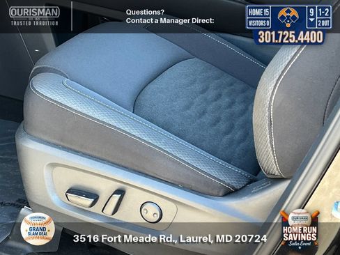 Used 2025 Nissan Pathfinder SV FWD image 5