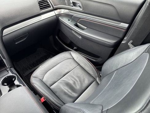 Used 2019 Ford Explorer Sport w/ Equipment Group 401A AWD/4WD image 27