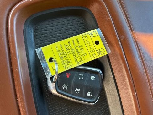 Used 2015 Cadillac Escalade ESV Premium image 26