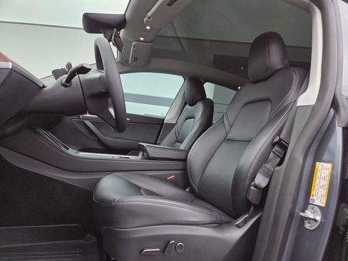 Used 2023 Tesla Model Y Long Range image 21