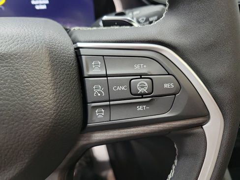 New 2026 Jeep Grand Cherokee Limited w/ Limited Altitude Package AWD/4WD image 20