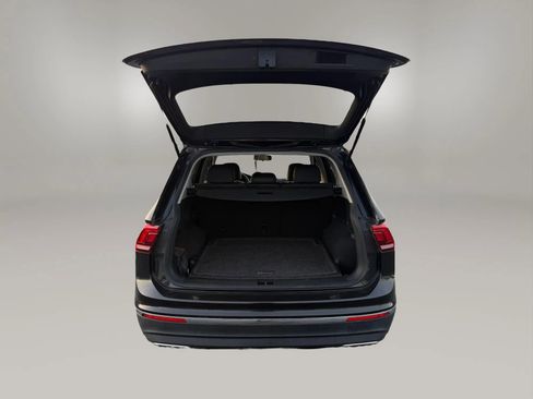 Used 2018 Volkswagen Tiguan SE image 8
