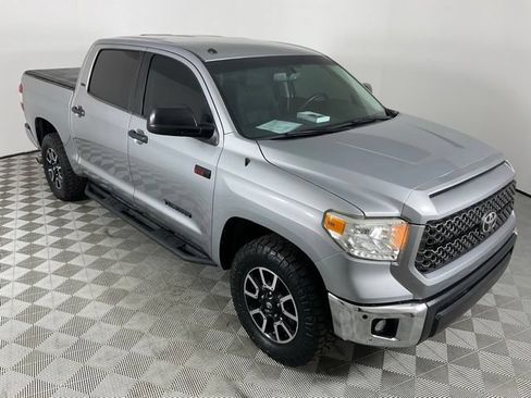 Used 2017 Toyota Tundra SR5 w/ SR5 Upgrade Package RWD image 9