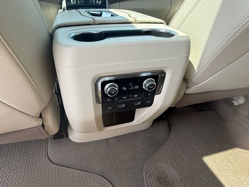 Used 2023 GMC Yukon XL Denali w/ Denali Reserve Package AWD/4WD image 9