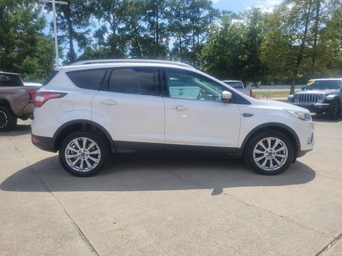 Used 2018 Ford Escape Titanium AWD/4WD image 8