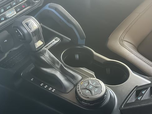 Used 2024 Ford Bronco Wildtrak image 22