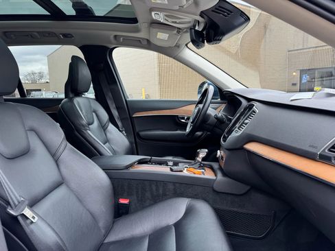 Used 2021 Volvo XC90 T6 Momentum w/ Protection Package Premier image 26