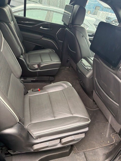 Used 2023 Cadillac Escalade Sport w/ LPO, ONYX Package AWD/4WD image 4