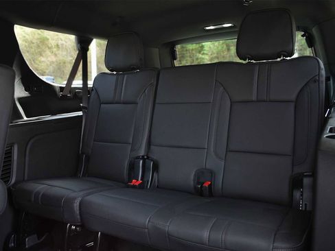 New 2026 Chevrolet Suburban RST AWD/4WD image 12