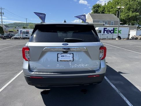 Certified 2023 Ford Explorer XLT AWD/4WD image 5