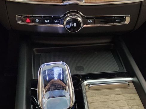 New 2026 Volvo XC60 B5 Plus w/ Protection Package Premier image 19