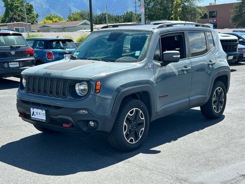 Used 2016 Jeep Renegade Trailhawk w/ Premium Trailhawk Package AWD/4WD image 9