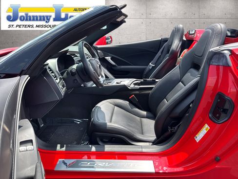 Used 2016 Chevrolet Corvette Stingray Convertible RWD image 9