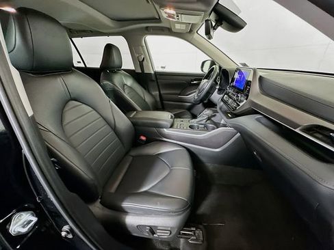 Used 2024 Toyota Highlander XLE image 26