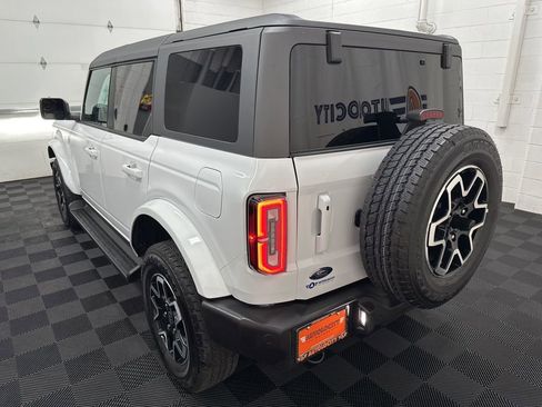 Used 2025 Ford Bronco Outer Banks AWD/4WD image 8