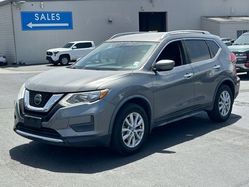 Used 2018 Nissan Rogue SV FWD image 9