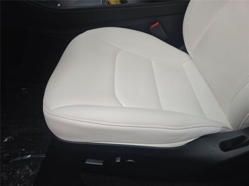 Used 2023 Tesla Model Y Performance AWD/4WD image 14