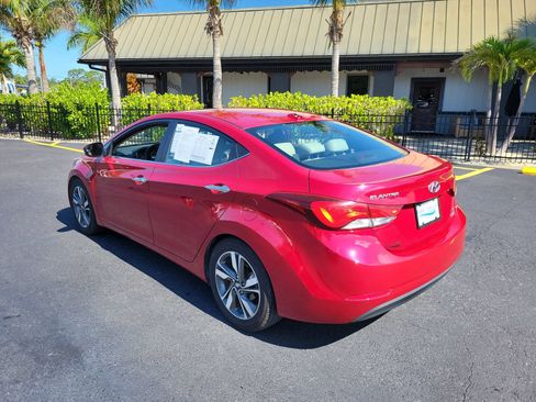 Used 2014 Hyundai Elantra Limited w/ Option Group 03 FWD image 8