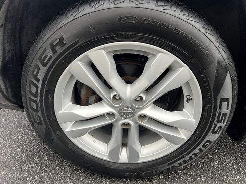 Used 2012 Nissan Rogue SV w/ Premium Pkg image 9