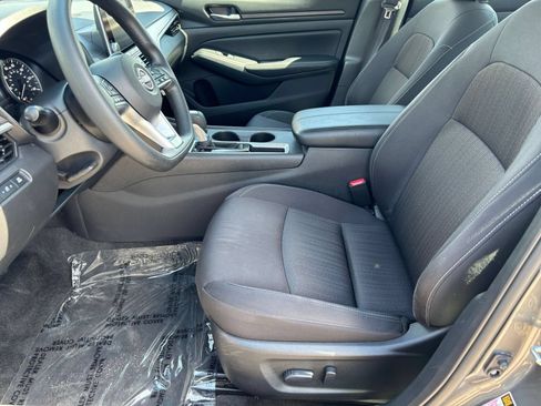 Used 2025 Nissan Altima 2.5 SV FWD image 25