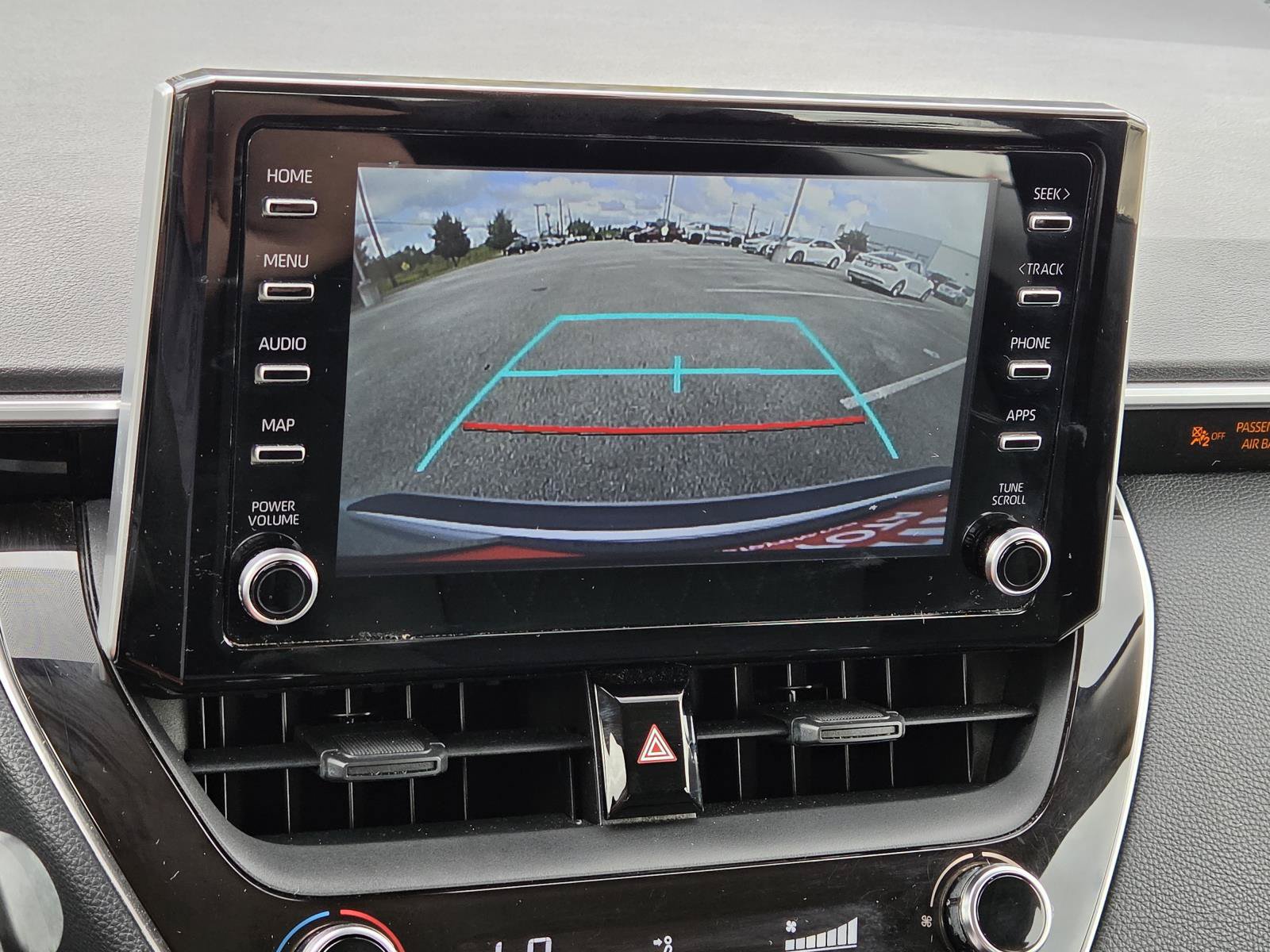 Used 2020 Toyota Corolla LE FWD image 18