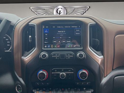 Used 2019 Chevrolet Silverado 1500 High Country w/ Technology Package image 15