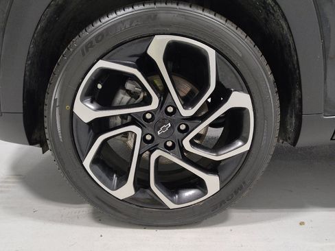Used 2025 Chevrolet Trax RS w/ Driver Confidence Package FWD image 31