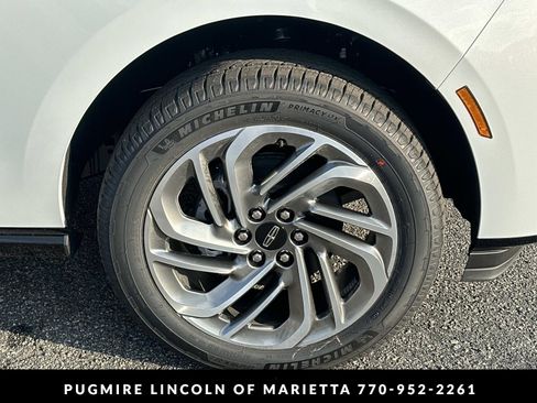 New 2026 Lincoln Navigator L Reserve AWD/4WD image 12