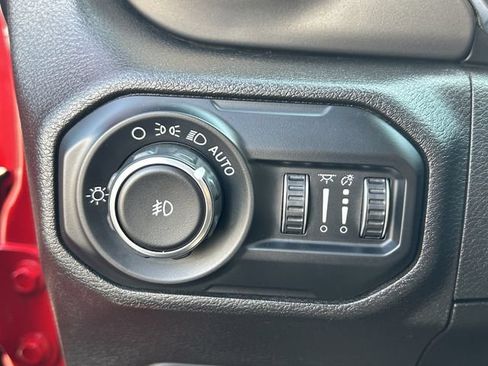 Used 2019 Jeep Wrangler Sport AWD/4WD image 5