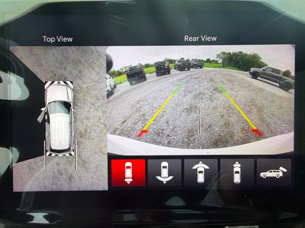 Used 2024 Jeep Grand Cherokee L Summit w/ Advanced Protech Group IV AWD/4WD image 5