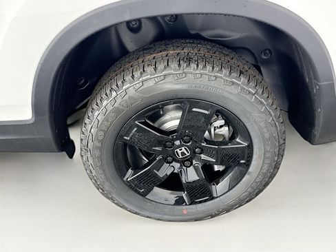 Used 2025 Honda Ridgeline Black Edition image 16