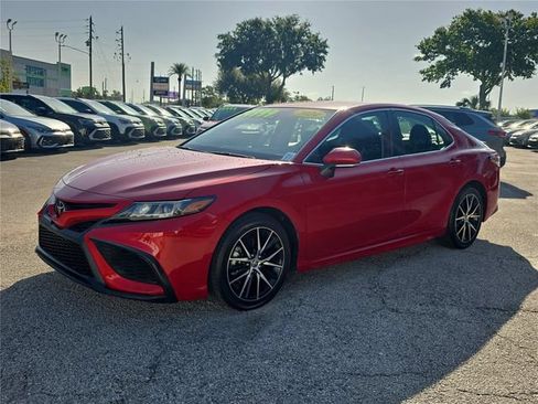 Used 2024 Toyota Camry SE FWD image 7