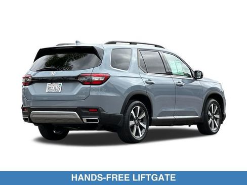 Certified 2024 Honda Pilot Touring image 6