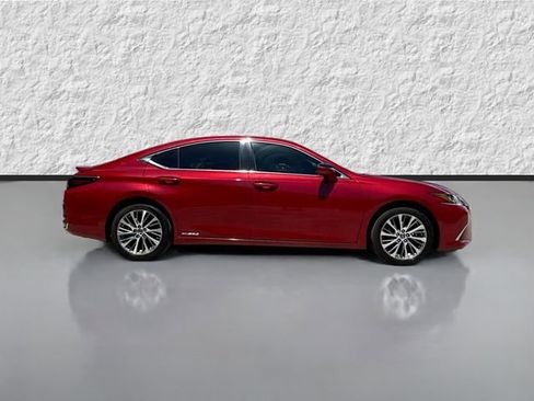 Used 2019 Lexus ES 300h FWD image 2