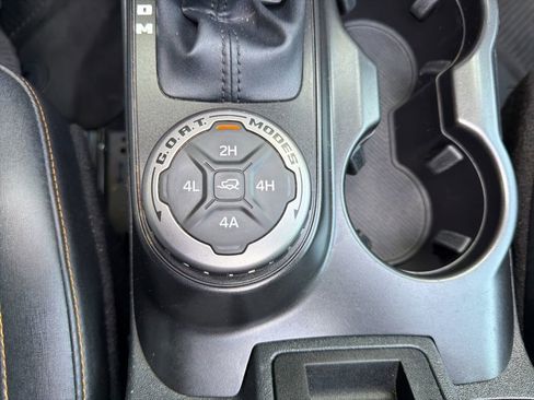 Used 2021 Ford Bronco Badlands image 17